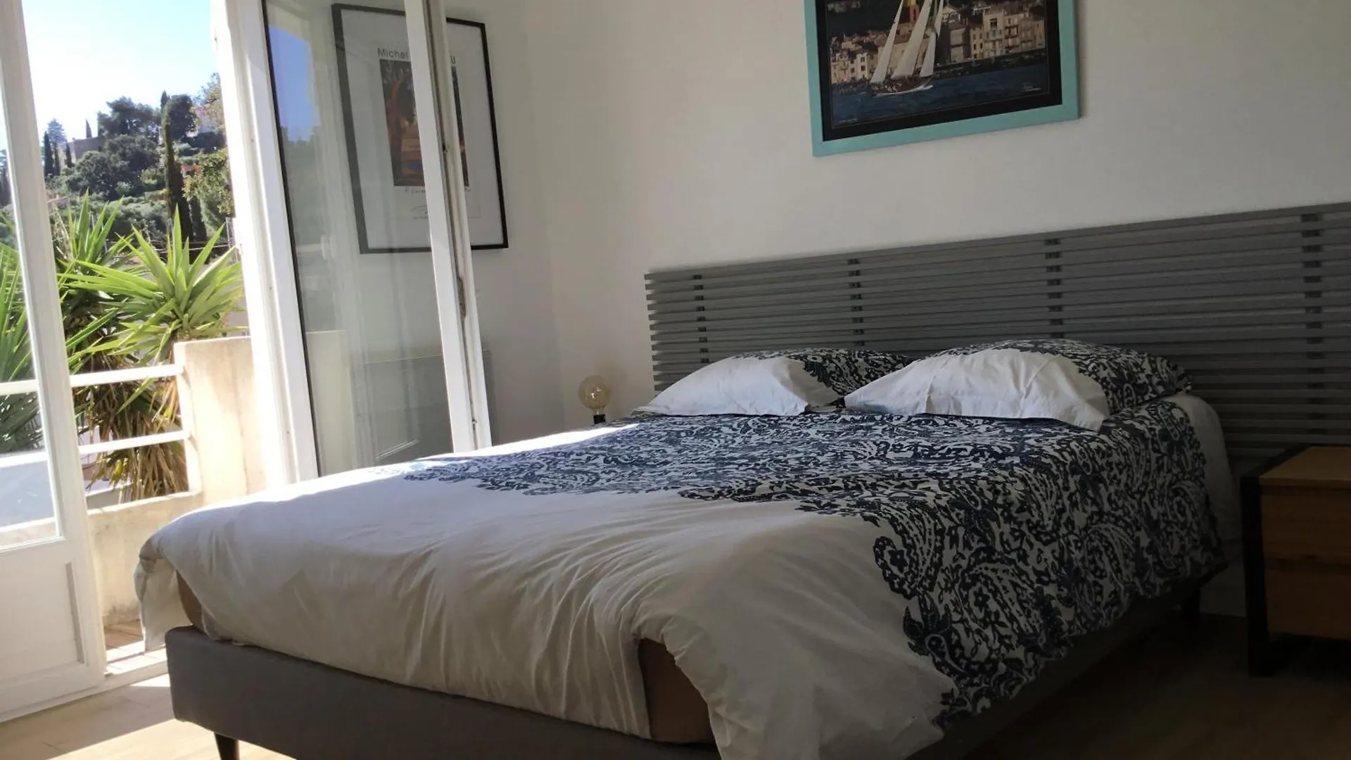 Haut De Villa Vue Mer Le Lavandou Apartament